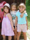 Katie, Erin & Courtney.JPG (53644 bytes)